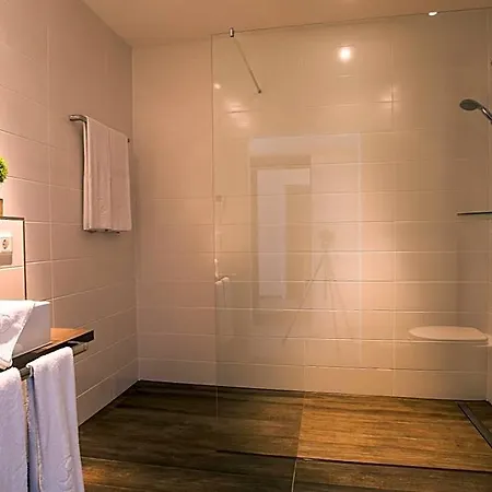 - Garni Hotel apartamentowy Altomünster