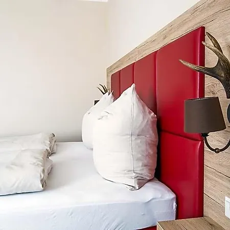- Garni Hotel apartamentowy Altomünster